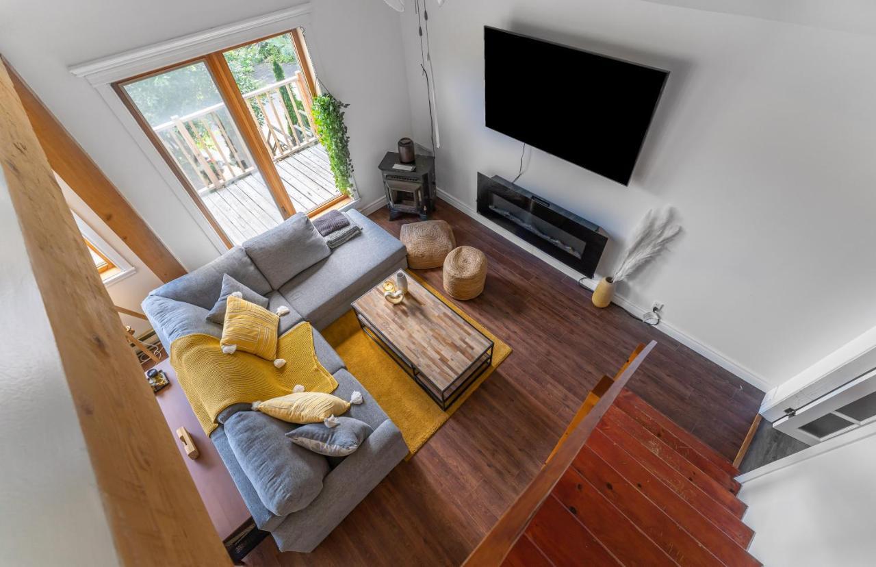 Le Cozy Hot Tub Lakeview Access Full Of Near By Activities Chalet *